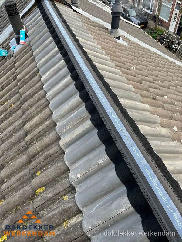Nokvorst met Monier ventilatie op schuin pannendak in Werkendam