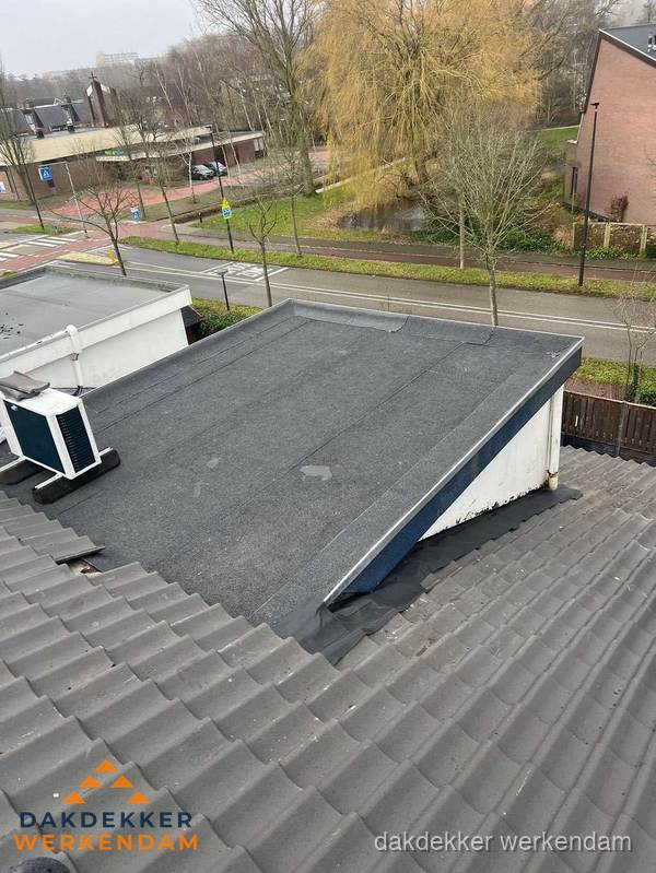 Plat dak met bitumen isolatie en dakbedekking in Werkendam Plat dak met bitumen isolatie en dakbedekking in Werkendam