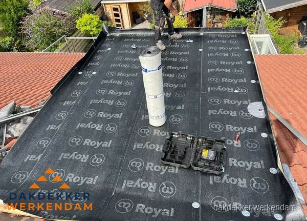 Dakrenovatie met Royal onderdak op plat dak in Werkendam