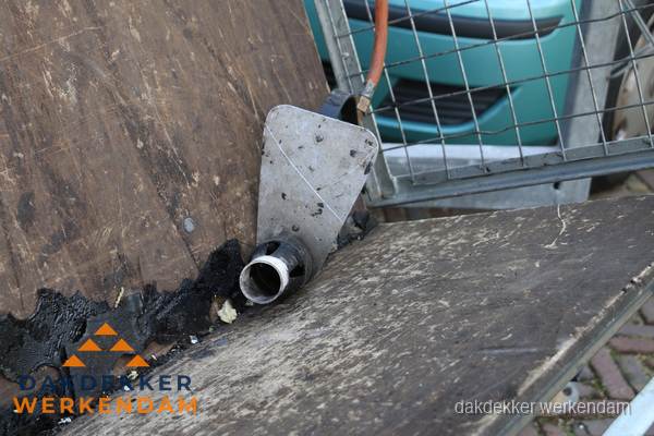 Dakdekkers gasbrander voor bitumen werkzaamheden in Werkendam Dakdekkers gasbrander voor bitumen werkzaamheden in Werkendam